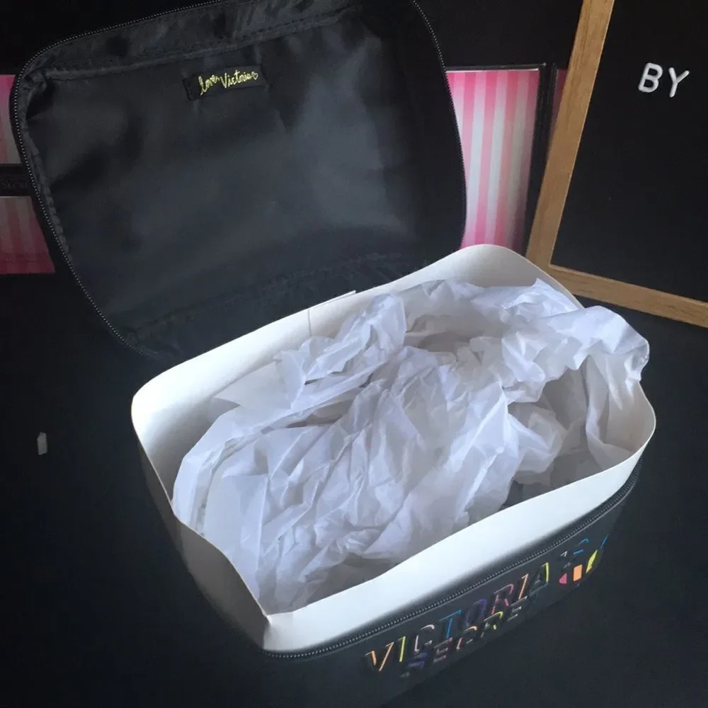 🔥Victoria Secret cosmetic bag New